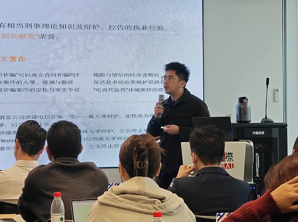 当信息泛滥遇上代币经济：Backroom如何重塑我们的认知方式？