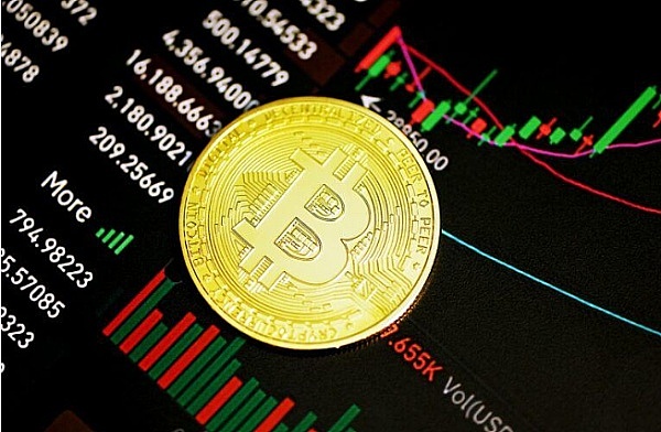 加密货币市场晨报：监管动态与行业变革